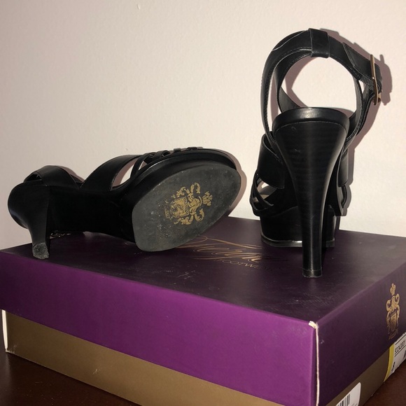 Fergie Black Leather Platform Sandals Sz8 - Picture 2 of 7